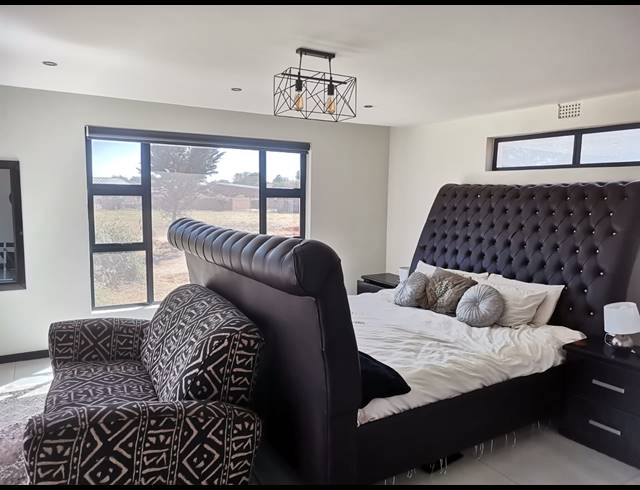 5 BEDROOM FREEHOLD FOR SALE IN BENONI ORCHARDS AH